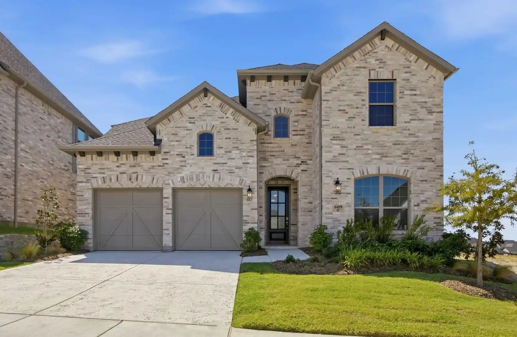 Photo 1 of Sale Pending at 609 Dublin Dr, Celina, TX 75009 | MLS# 21195053 | Listing updated on 2026-10-18
