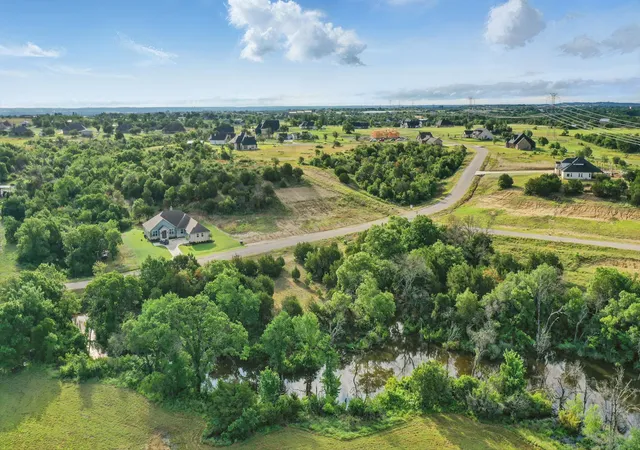 Photo 3 of Sale Pending at 229 Latigo Wy, Weatherford, TX 76088 | MLS# 21195085 | Listing updated on 2026-07-22