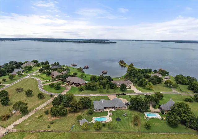 Photo 2 of Single family home for sale at 606 Sunset Pt, Kerens, TX 75144 | MLS# 21194940 | Listing updated on 2026-08-21