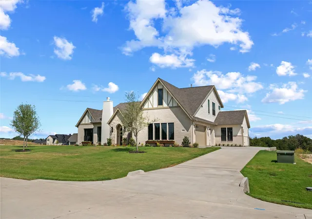 Photo 3 of Single family home for sale at 1920 Kaycee Cir, Midlothian, TX 76065 | MLS# 21195080 | Listing updated on 2026-09-22