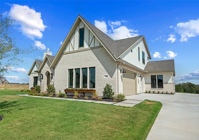 Photo 4 of Single family home for sale at 1920 Kaycee Cir, Midlothian, TX 76065 | MLS# 21195080 | Listing updated on 2026-09-22