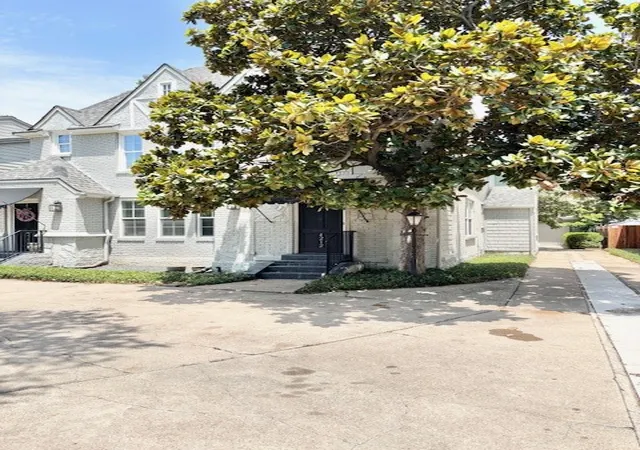 Homes for sale in University Park, TX | 4212 University Blvd, University Park, TX 75205 | MLS# 21188983