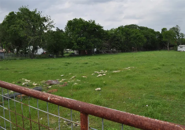 Photo 2 of Land for sale at 620 S Kaufman St, Seagoville, TX 75159 | MLS# 21195393 | Listing updated on 2026-07-13