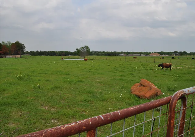Photo 3 of Land for sale at 620 S Kaufman St, Seagoville, TX 75159 | MLS# 21195393 | Listing updated on 2026-07-13