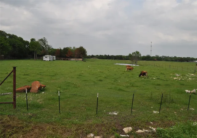 Photo 4 of Land for sale at 620 S Kaufman St, Seagoville, TX 75159 | MLS# 21195393 | Listing updated on 2026-07-13