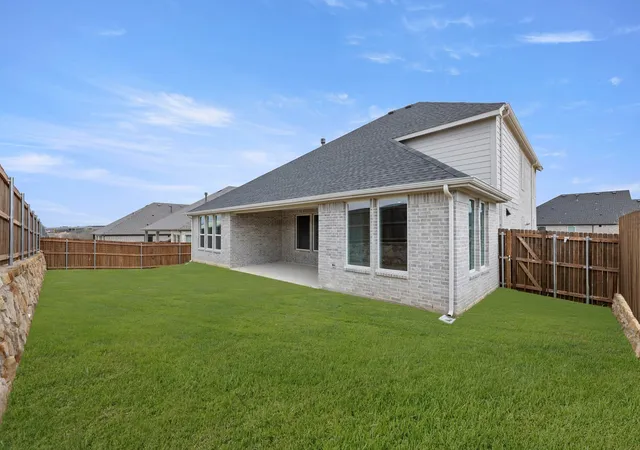 Photo 3 of Sale Pending at 605 Aberdeen Ln, Mansfield, TX 76063 | MLS# 21195455 | Listing updated on 2026-09-21
