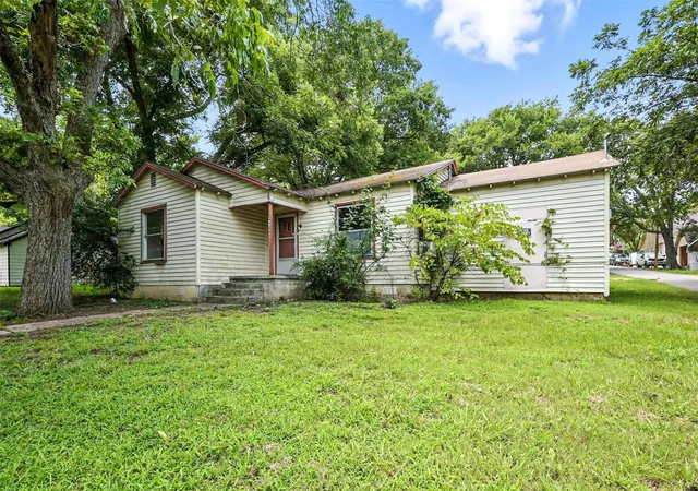 Homes for sale in Bells, TX | 414 S Broadway St, Bells, TX 75414 | MLS# 21191828