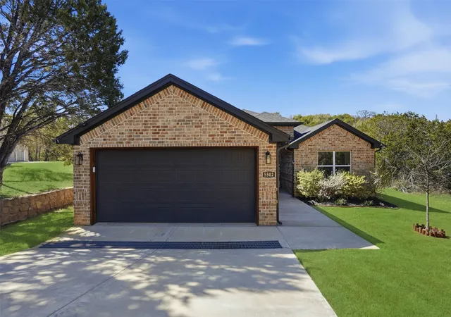 Homes for sale in Granbury, TX | 5502 Northview Ct, Granbury, TX 76048 | MLS# 21195023