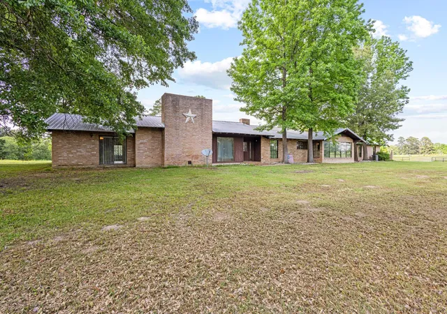 Homes for sale in Clarksville, TX | 1203 County Road 3100, Clarksville, TX 75426 | MLS# 21195712