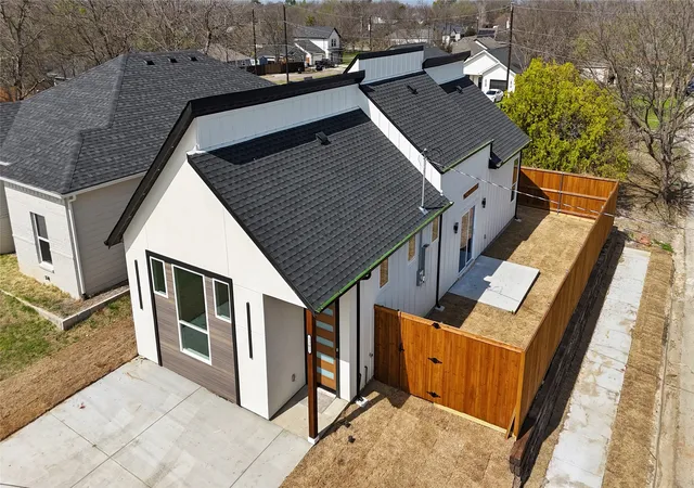Photo 3 of Single family home for sale at 3302 Silver St, Greenville, TX 75401 | MLS# 21195759 | Listing updated on 2026-07-27