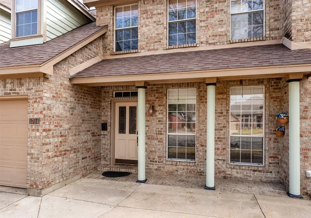 4th image of 5704 Champion Ct, Arlington, TX 76017 | MLS# 21194793