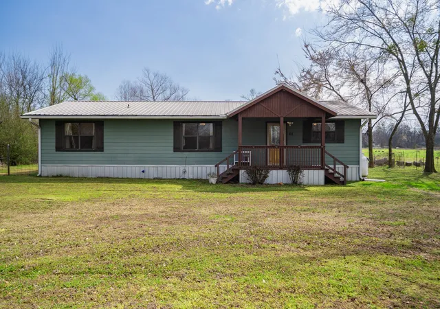 Homes for sale in Como, TX | 101 Taylor St, Como, TX 75431 | MLS# 21195798
