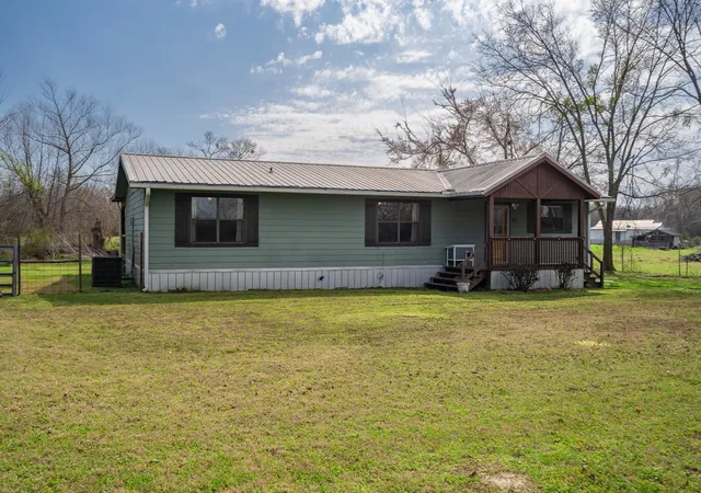 Homes for sale in Como, TX | 101 Taylor St, Como, TX 75431 | MLS# 21195798