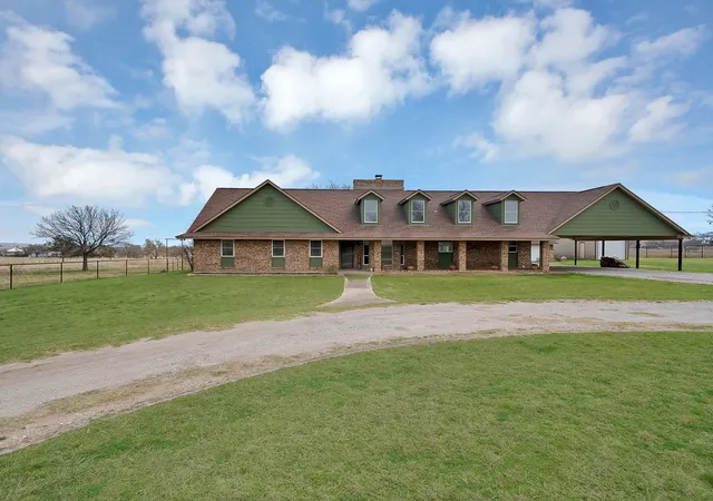 Photo 2 of Single family home for sale at 117 Hudson Ln, Aledo, TX 76008 | MLS# 21195827 | Listing updated on 2026-07-14