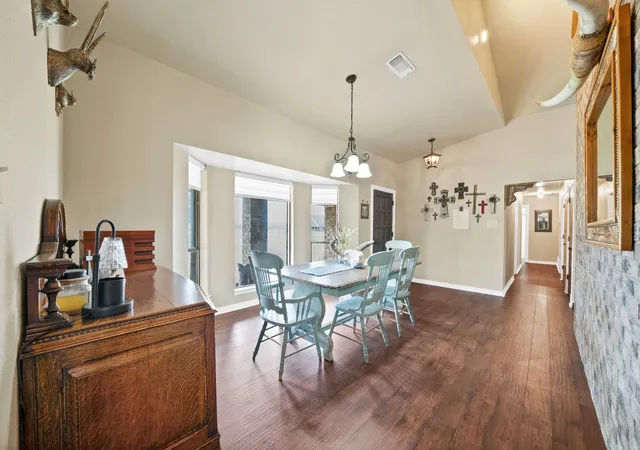 Photo 4 of Single family home for sale at 117 Hudson Ln, Aledo, TX 76008 | MLS# 21195827 | Listing updated on 2026-07-14