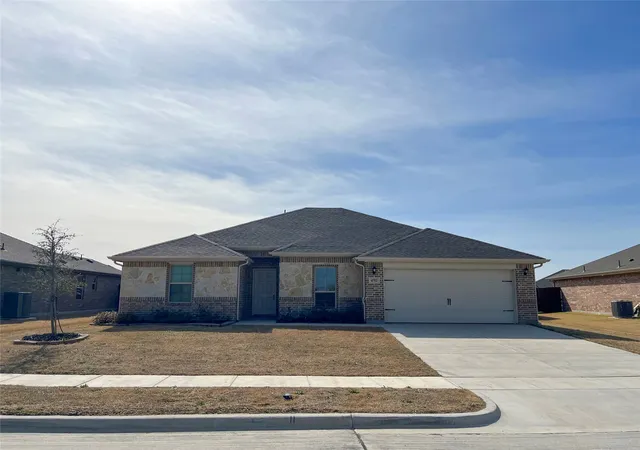 Homes for sale in Sanger, TX | 4702 Elite Dr, Sanger, TX 76266 | MLS# 21195495