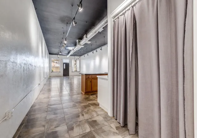 Photo 4 of Condo for sale at 4210 Main St, Dallas, TX 75226 | MLS# 21191078 | Listing updated on 2026-08-22
