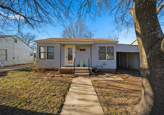 Homes for sale in Mc Gregor, TX | 1503 W 10th St, Mc Gregor, TX 76657 | MLS# 21195104