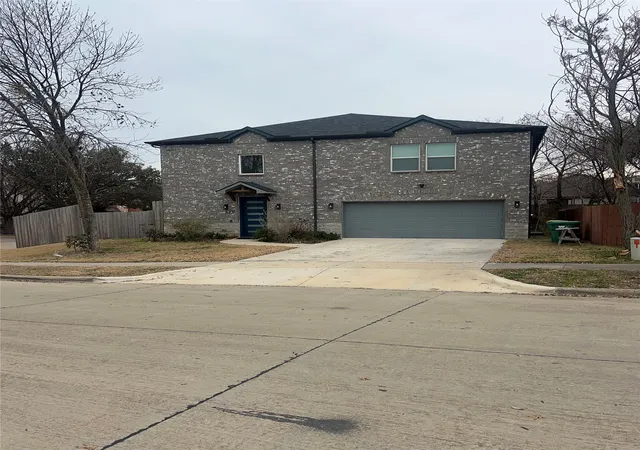 Photo 1 of Single family home for sale at 127 Chamblin Dr, Cedar Hill, TX 75104 | MLS# 21188896 | Listing updated on 2026-08-24