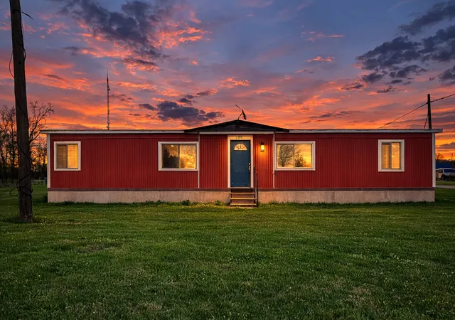 Manufactured home for sale at 200 Olive St, Corsicana, TX 75110 | MLS# 21196474