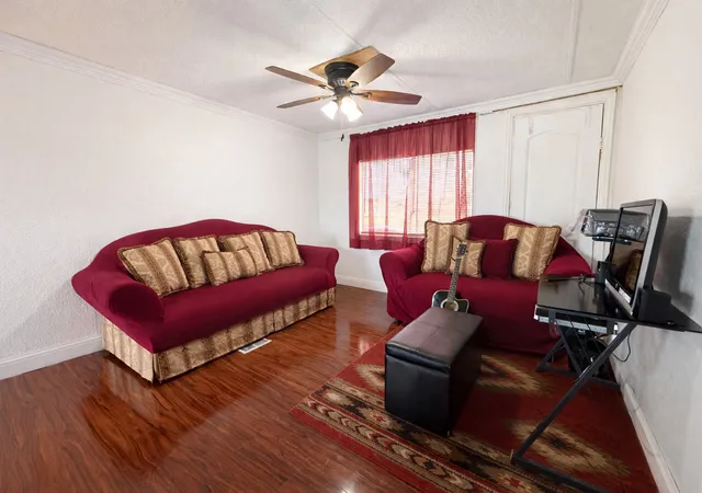 Photo 3 of Manufactured home for sale at 200 Olive St, Corsicana, TX 75110 | MLS# 21196474 | Listing updated on 2026-07-28