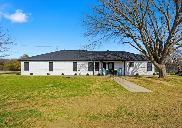 Homes for sale in Whitney, TX | 1211 Overlook Ct, Whitney, TX 76692 | MLS# 21196387