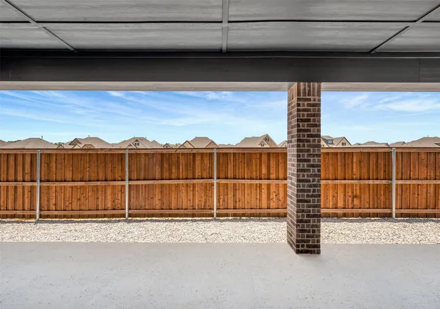 Photo 3 of Sale Pending at 4729 Boyds Branch Dr, Arlington, TX 76005 | MLS# 21196678 | Listing updated on 2026-08-20