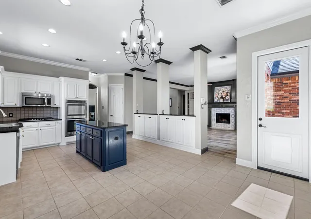 Photo 4 of Sale Pending at 2405 Highgate Dr, Mc Kinney, TX 75070 | MLS# 21195110 | Listing updated on 2026-08-28