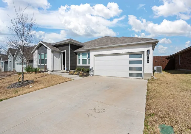 Homes for sale in Alvarado, TX | 708 Golden Gate Park Rd, Alvarado, TX 76009 | MLS# 21196292