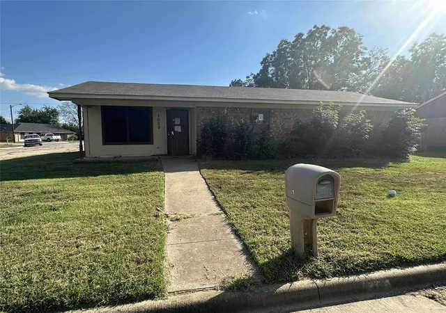 Homes for sale in Sulphur Springs, TX | 1009 Camp St, Sulphur Springs, TX 75482 | MLS# 21197070