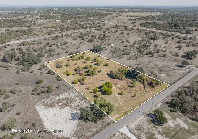 Homes for sale in Lipan, TX | 121 Gilmore Ct, Lipan, TX 76462 | MLS# 21197220