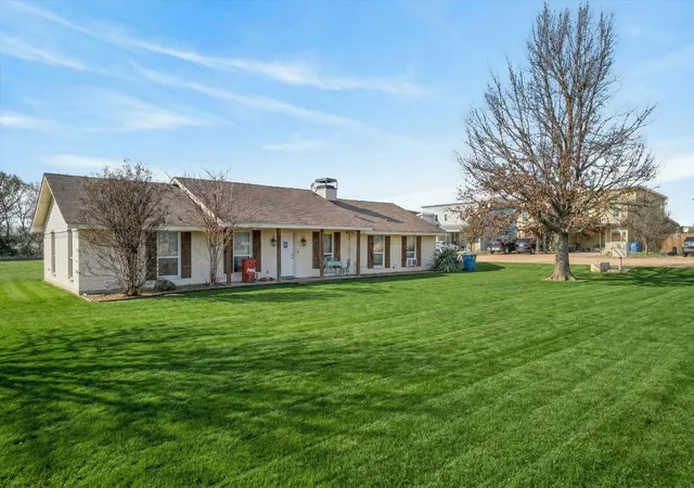 Homes for sale in Tioga, TX | 5353 Us Hwy 377, Tioga, TX 76271 | MLS# 21188271