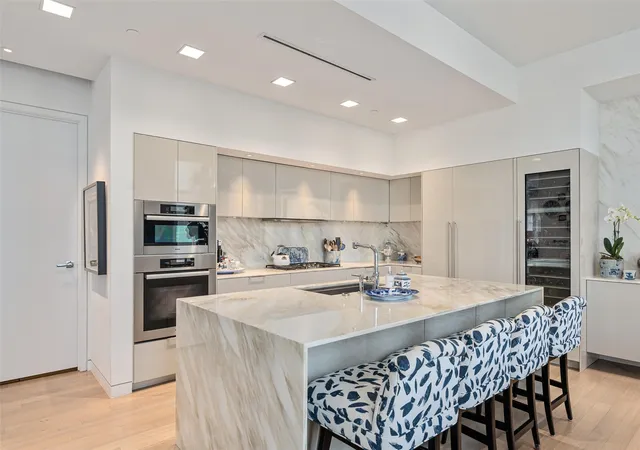 Homes for sale in Dallas, TX | 1918 Olive St #502, Dallas, TX 75201 | MLS# 21190045