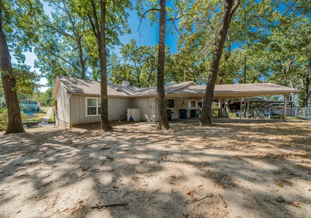 Photo 2 of Single family home for sale at 146 Harbor Dr, Gun Barrel City, TX 75156 | MLS# 21184324 | Listing updated on 2026-08-28
