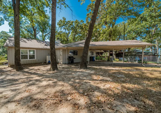 Photo 4 of Single family home for sale at 146 Harbor Dr, Gun Barrel City, TX 75156 | MLS# 21184324 | Listing updated on 2026-08-28