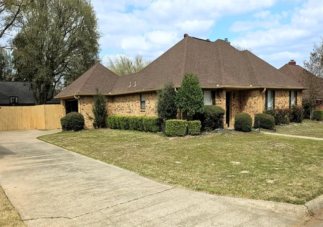 Photo 2 of Single family home for sale at 1806 Hogan Ln, Mount Pleasant, TX 75455 | MLS# 21197258 | Listing updated on 2026-07-11