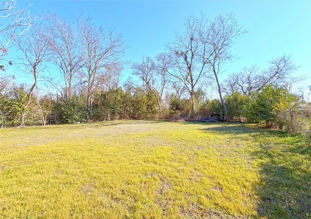 Homes for sale in Lorena, TX | 203 W Nolan St, Lorena, TX 76655 | MLS# 21197417