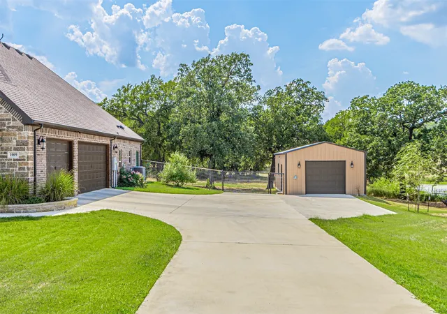 Homes for sale in Springtown, TX | 1009 Henry Wy, Springtown, TX 76082 | MLS# 21197610