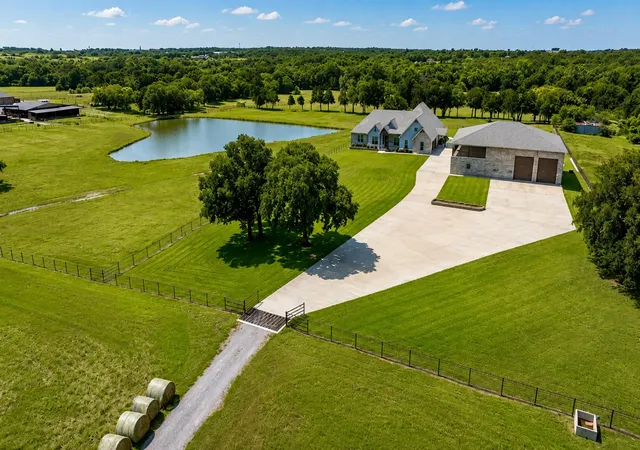Homes for sale in Whitesboro, TX | 790 Bones Chapel Rd, Whitesboro, TX 76273 | MLS# 21196520