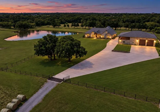 Photo 1 of Mansion for sale at 790 Bones Chapel Rd, Whitesboro, TX 76273 | MLS# 21196520 | Listing updated on 2026-09-15