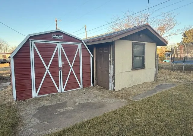 Photo 4 of Sale Pending at 808 Flamingo Rd, Granbury, TX 76049 | MLS# 21197733 | Listing updated on 2026-08-19
