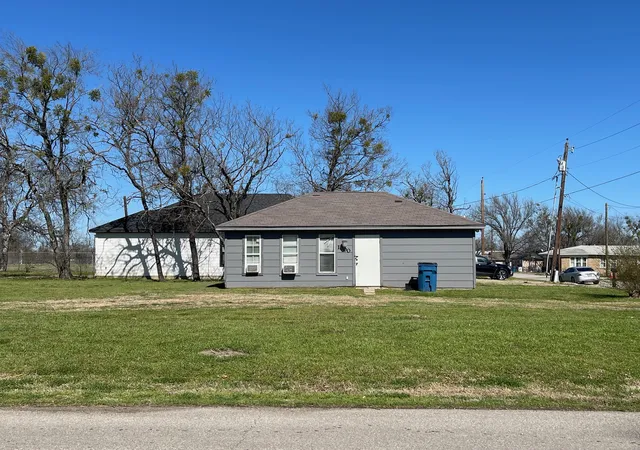 Photo 2 of Land for sale at 1000 E 10Th Ave, Corsicana, TX 75110 | MLS# 21197856 | Listing updated on 2026-09-16