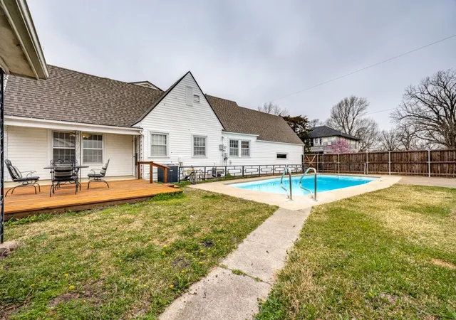 Homes for sale in Honey Grove, TX | 701 Market St E, Honey Grove, TX 75446 | MLS# 21197857