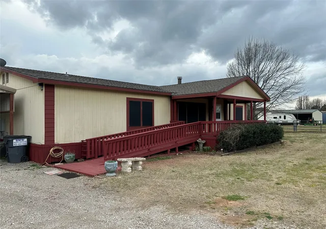 Homes for sale in Gordonville, TX | 212 Rose Cir, Gordonville, TX 76245 | MLS# 21198204