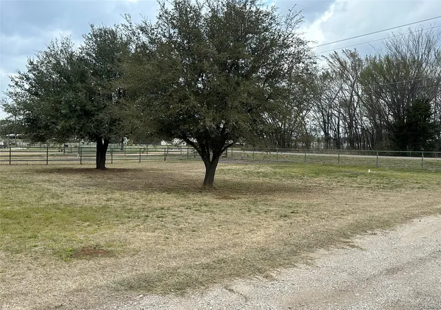 Homes for sale in Gordonville, TX | 212 Rose Cir, Gordonville, TX 76245 | MLS# 21198204