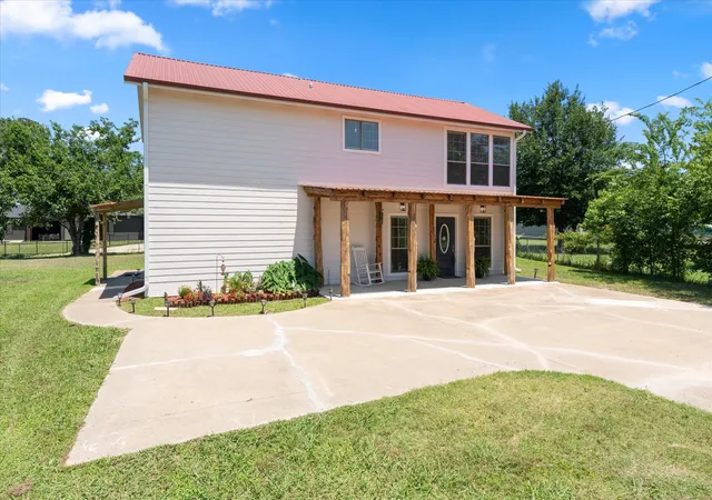 1st image of 306 Lazy Cane Ranch Rd, Trinidad, TX 75163 | MLS# 21197675