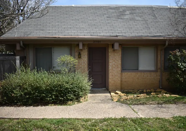 3rd image of 2707 Stonehaven Ct, Irving, TX 75038 | MLS# 21194214
