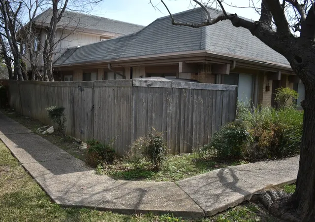 4th image of 2707 Stonehaven Ct, Irving, TX 75038 | MLS# 21194214