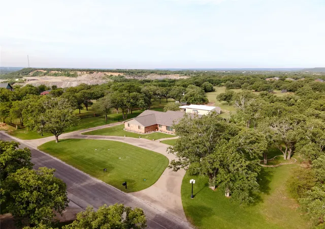 Homes for sale in Mineral Wells, TX | 4 Buckskin Rd, Mineral Wells, TX 76067 | MLS# 21196434