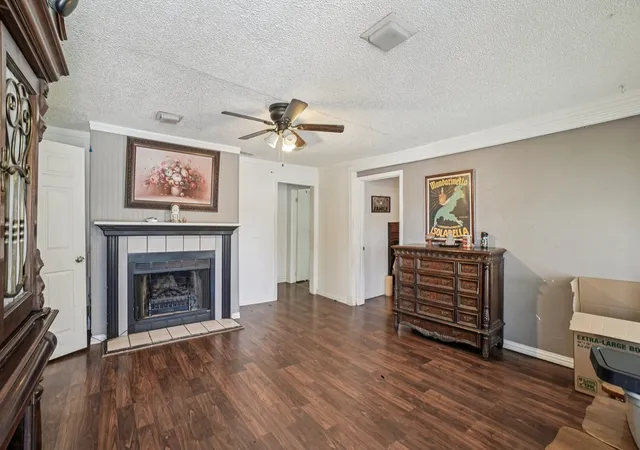 Homes for sale in Fort Worth, TX | 3737 Willing Ave, Fort Worth, TX 76110 | MLS# 21195652